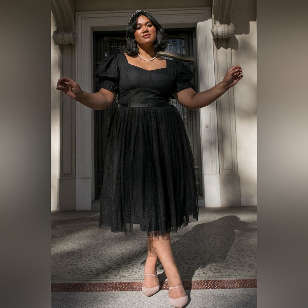 Ivy City Co Black Ballerina Dress - Large